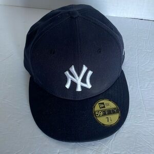 New Era 59 fifty New York Yankees baseball fitted hat size 7 1/8 NWT